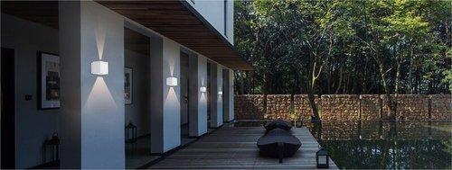 צמוד קיר שחור GLOW UP&DOWN 10W 15°~120° IP65 אור ניטרלי - אור שי סיטונאות חשמל בע״מ