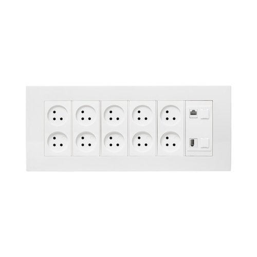 עמדת HOME & OFFICE תחת הטיח 12 מודול, 10 שקעים ומתאם ג