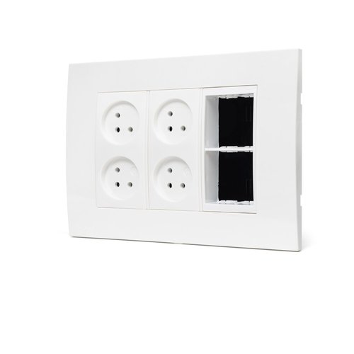 עמדת HOME & OFFICE תחת הטיח 6 מודול, 4 שקעים ומתאם ג