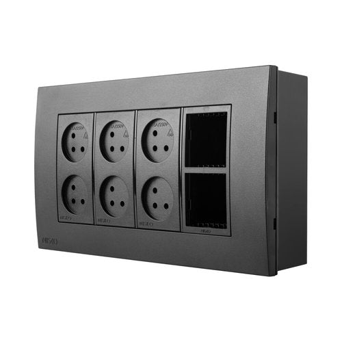 עמדת NISKO OFFICE על הטיח שחור מט 8 מודול, 6 שקעים ומתאם ניסקו סוויץ'